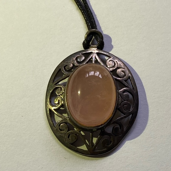 Beautiful Rose Quartz crystal Pendant in Silver - Picture 2 of 2